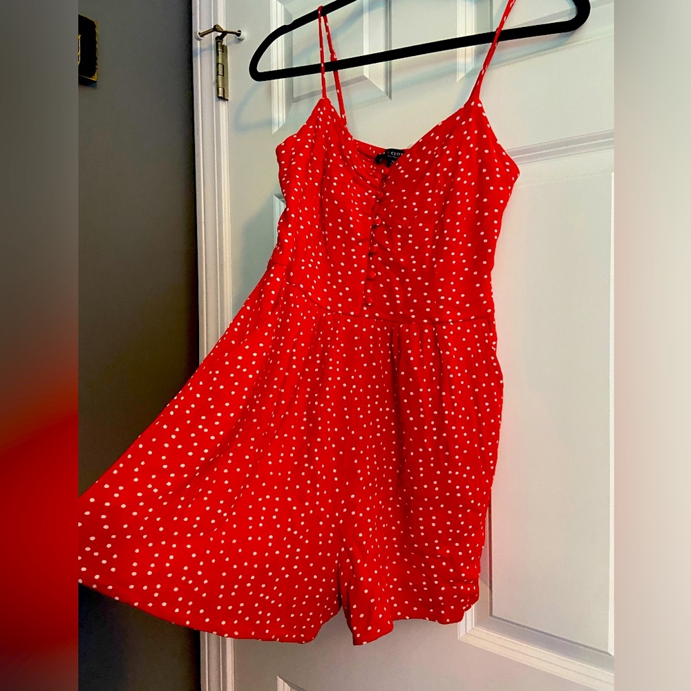 Women’s shorts romper with pockets size Small